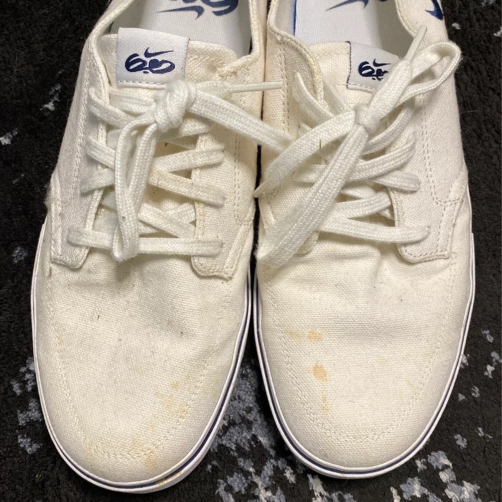Nike canvas upper shoes